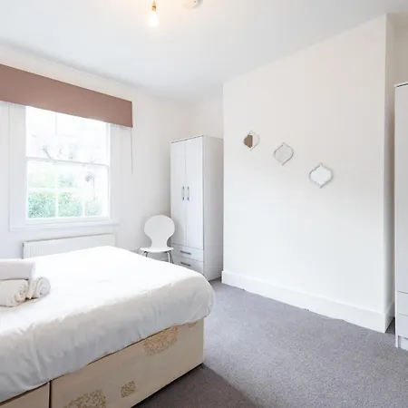 Bright, Spacious & Large Wimbledon Flat London Exterior photo