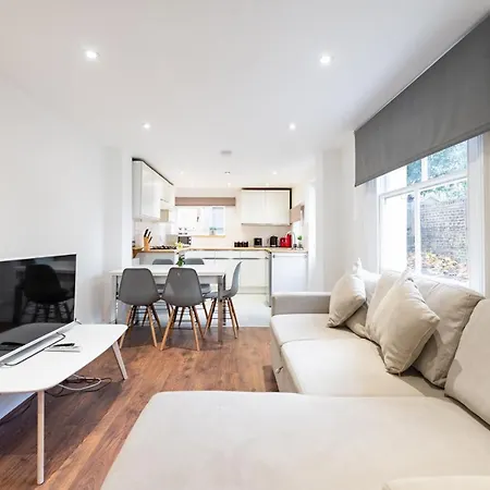 Bright, Spacious & Large Wimbledon Flat London Exterior photo