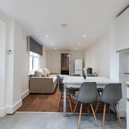 Bright, Spacious & Large Wimbledon Flat London Exterior photo