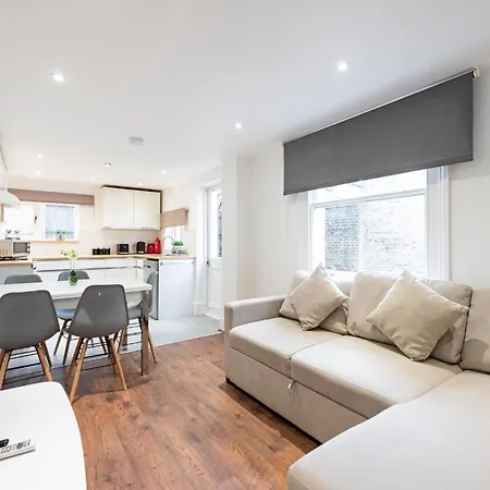 Bright, Spacious & Large Wimbledon Flat London Exterior photo